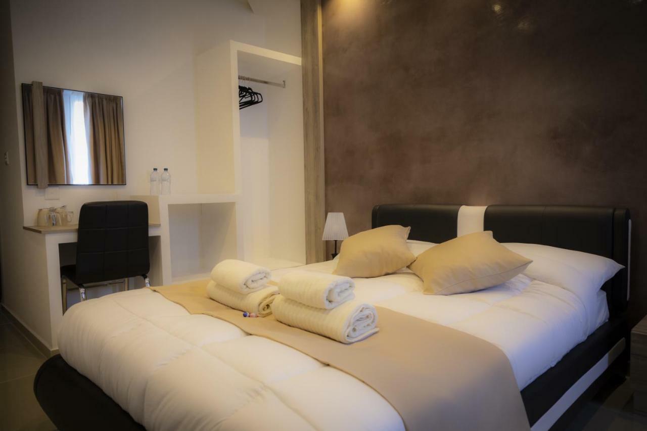 The Pearl Luxury Guest House St. Paul's Bay Buitenkant foto