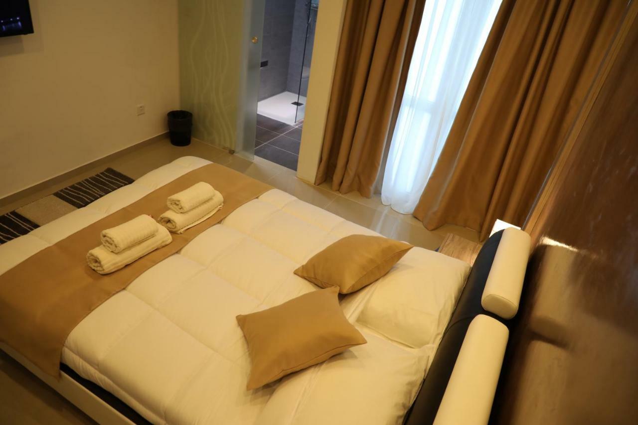 The Pearl Luxury Guest House St. Paul's Bay Buitenkant foto